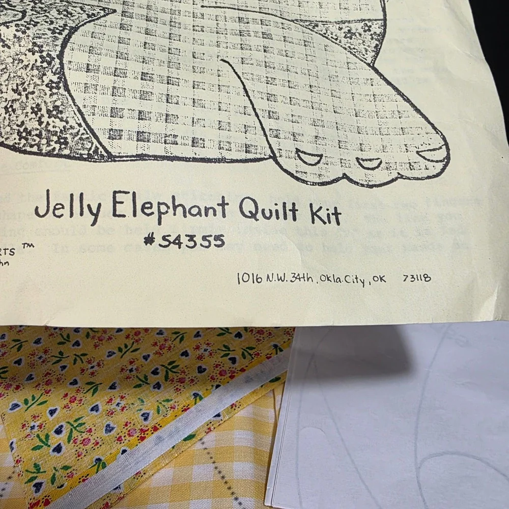 Creature Comforts Jelly Elephant Quilt Kit Nursery Yellow‎ Gingham Vintage 1978